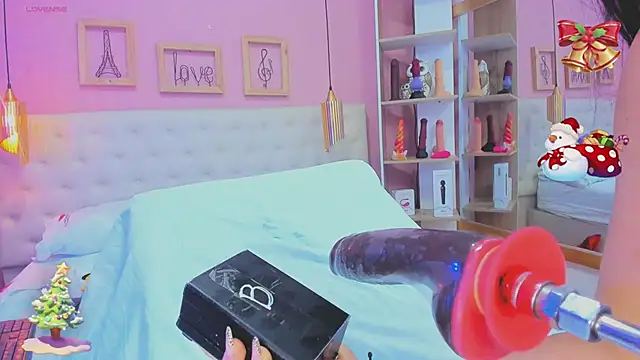 leylla  online show from December 17, 2025, 8:26 pm