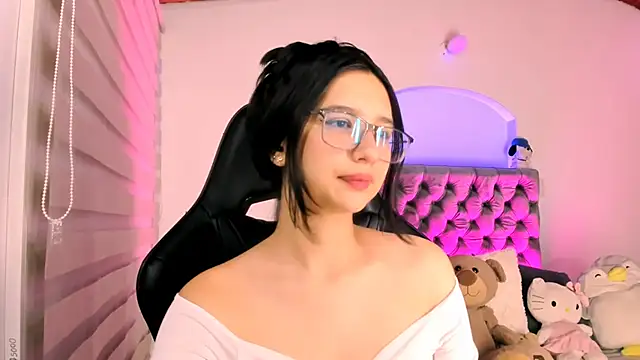 Luniverse online show from December 1, 2025, 8:36 pm