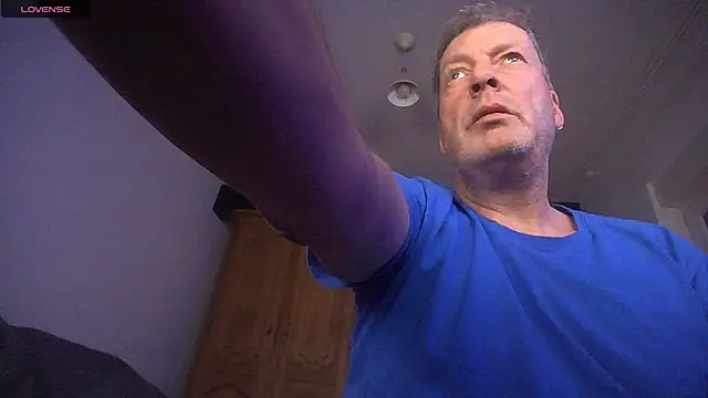 iliebetights online show from November 21, 2025, 8:51 pm