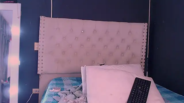 valen thompson online show from December 31, 2024, 1:26 am