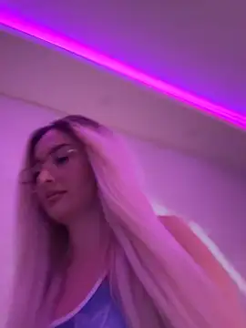 mollyxxx online show from November 5, 2025, 3:39 am