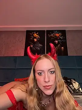 RockQueen A online show from October 27, 2025, 5:22 am