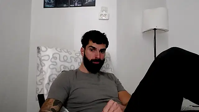 Verycutex online show from December 2, 2025, 8:19 am