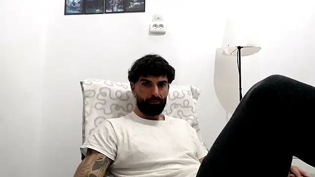 Verycutex online show from February 26, 2026, 7:13 pm