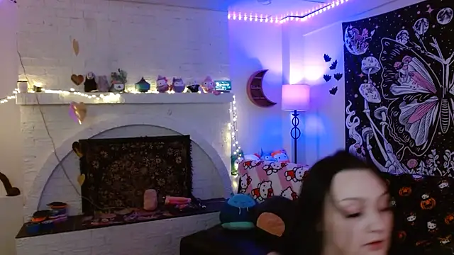 Snapshot of HazeyBvby chatting on October 28, 2025, 5:33 am HazeyBvby online show from October 28, 2025, 5:33 am