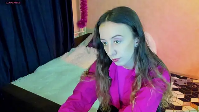 CurlySteph online show from December 7, 2024, 6:59 pm