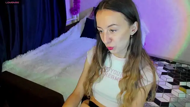 CurlySteph online show from December 10, 2024, 10:05 pm