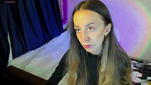 CurlySteph online show from December 12, 2024, 5:48 pm