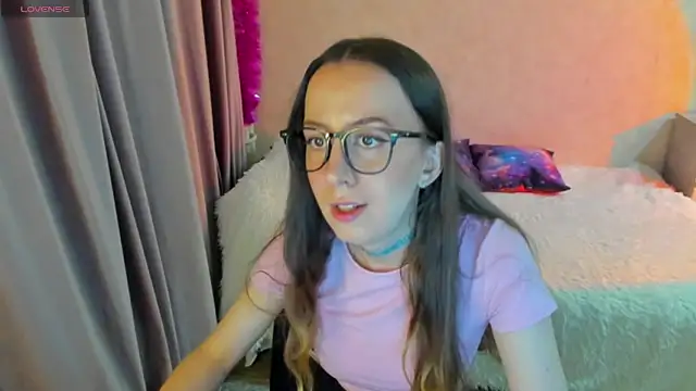 CurlySteph online show from September 8, 2025, 6:18 pm