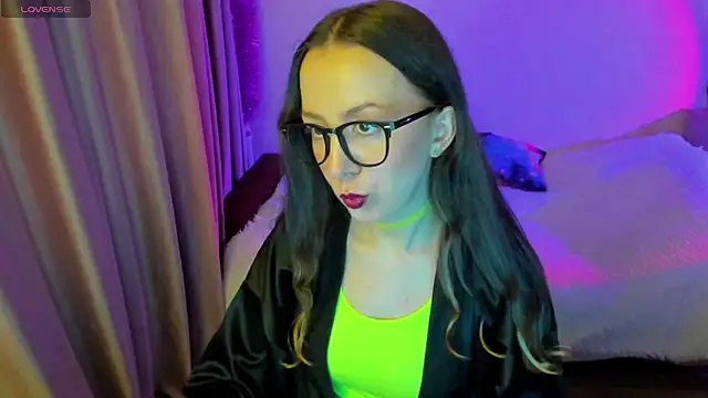 CurlySteph online show from September 22, 2025, 2:52 pm