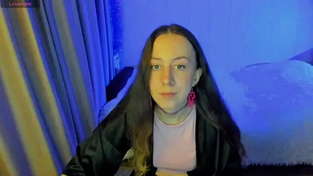 CurlySteph online show from November 2, 2025, 8:11 pm