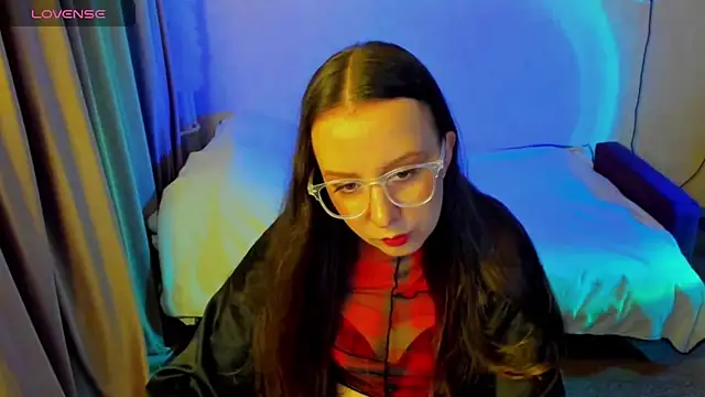 CurlySteph online show from June 13, 2026, 9:35 pm