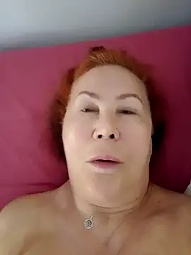 Hottie-Mom online show from October 20, 2025, 7:20 am