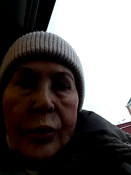 Hottie-Mom online show from February 12, 2026, 8:31 am