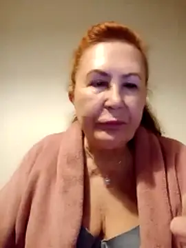 Snapshot of Hottie-Mom chatting on April 30, 2026, 7:53 pm Hottie-Mom online show from April 30, 2026, 7:53 pm
