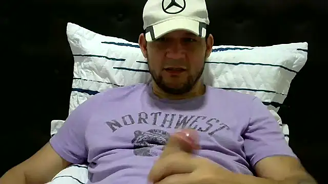 Snapshot of altenori112 chatting on January 21, 2025, 8:54 pm altenori112 online show from January 21, 2025, 8:54 pm