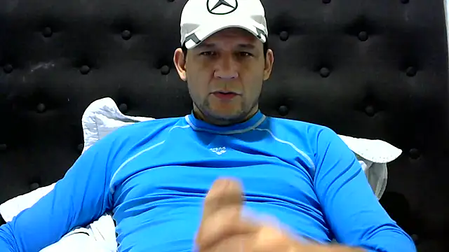 Snapshot of altenori112 chatting on January 30, 2025, 1:44 am altenori112 online show from January 30, 2025, 1:44 am