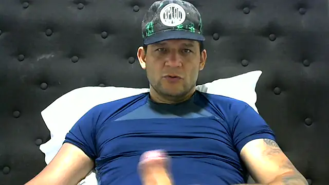 Snapshot of altenori112 chatting on January 30, 2025, 9:58 pm altenori112 online show from January 30, 2025, 9:58 pm