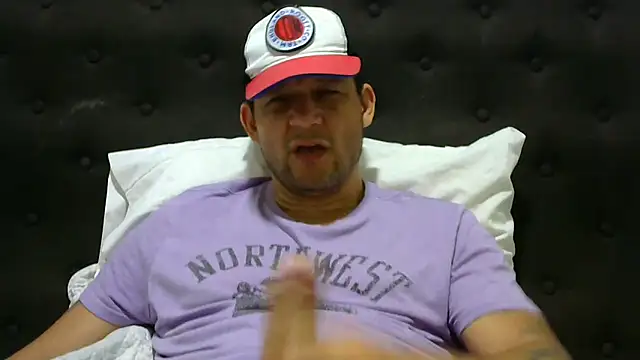 Snapshot of altenori112 chatting on February 3, 2025, 3:42 am altenori112 online show from February 3, 2025, 3:42 am