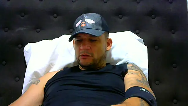 Snapshot of altenori112 chatting on February 7, 2025, 6:45 pm altenori112 online show from February 7, 2025, 6:45 pm