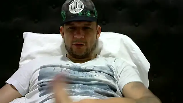 Snapshot of altenori112 chatting on February 9, 2025, 2:17 am altenori112 online show from February 9, 2025, 2:17 am