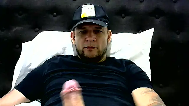 Snapshot of altenori112 chatting on February 9, 2025, 4:07 pm altenori112 online show from February 9, 2025, 4:07 pm