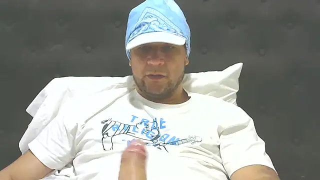 Snapshot of altenori112 chatting on February 9, 2025, 11:57 pm altenori112 online show from February 9, 2025, 11:57 pm