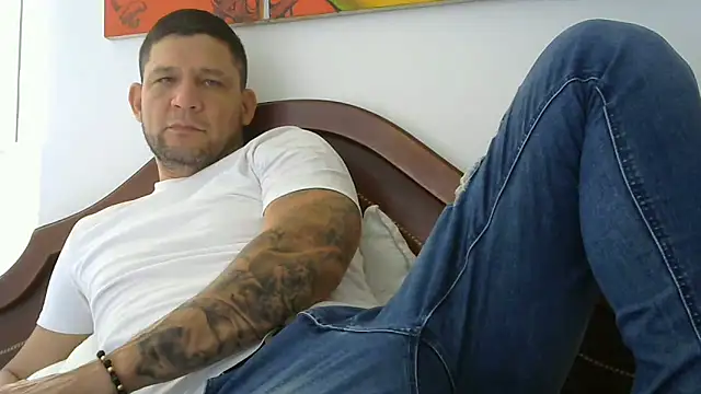 Snapshot of altenori112 chatting on February 11, 2025, 4:46 pm altenori112 online show from February 11, 2025, 4:46 pm