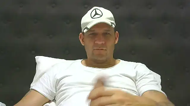 Snapshot of altenori112 chatting on February 19, 2025, 2:23 am altenori112 online show from February 19, 2025, 2:23 am