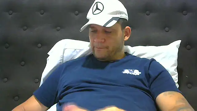 Snapshot of altenori112 chatting on February 23, 2025, 1:53 pm altenori112 online show from February 23, 2025, 1:53 pm