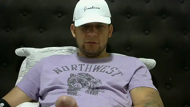 Snapshot of altenori112 chatting on February 26, 2025, 3:19 pm altenori112 online show from February 26, 2025, 3:19 pm