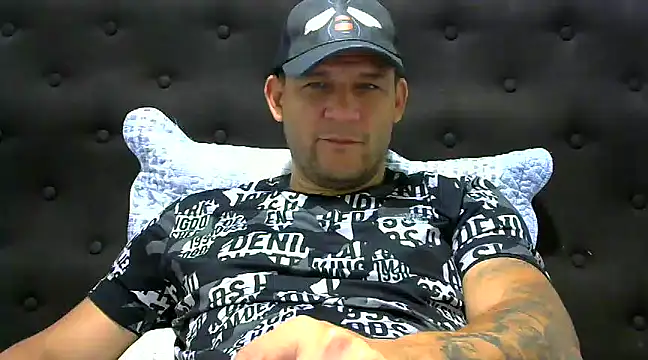 Snapshot of altenori112 chatting on March 10, 2025, 8:23 pm altenori112 online show from March 10, 2025, 8:23 pm