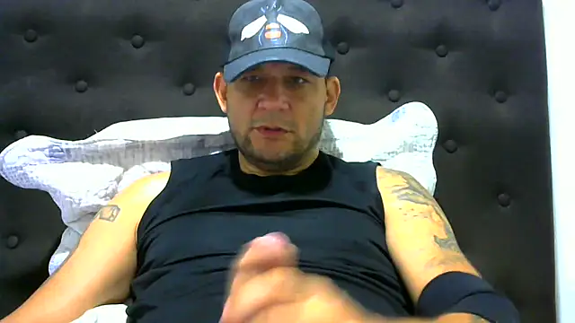 Snapshot of altenori112 chatting on March 13, 2025, 3:39 pm altenori112 online show from March 13, 2025, 3:39 pm