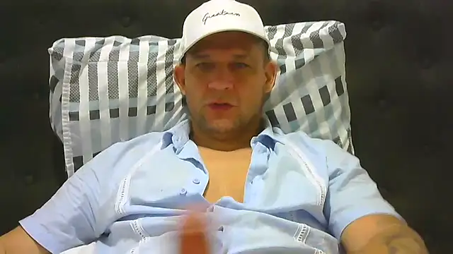 Snapshot of altenori112 chatting on September 25, 2025, 2:43 pm altenori112 online show from September 25, 2025, 2:43 pm