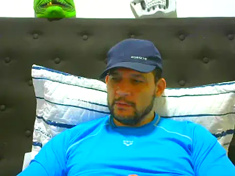 Snapshot of altenori112 chatting on October 21, 2025, 1:28 am altenori112 online show from October 21, 2025, 1:28 am