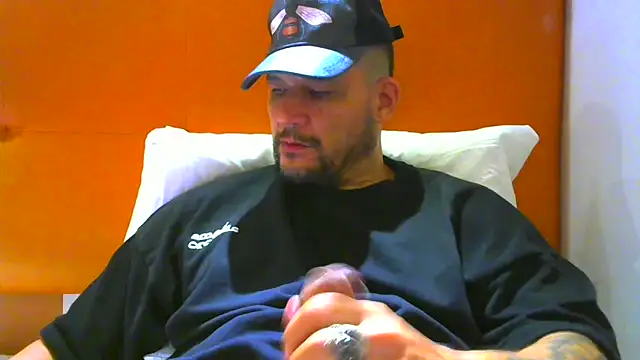 Snapshot of altenori112 chatting on October 25, 2025, 2:08 am altenori112 online show from October 25, 2025, 2:08 am