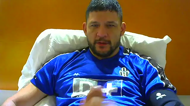 Snapshot of altenori112 chatting on October 28, 2025, 1:58 pm altenori112 online show from October 28, 2025, 1:58 pm