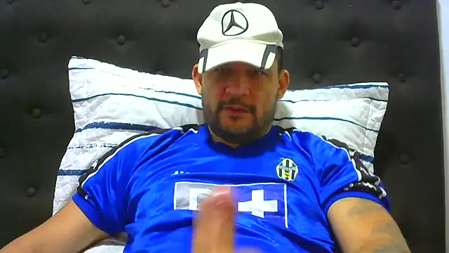 Snapshot of altenori112 chatting on November 6, 2025, 2:29 pm altenori112 online show from November 6, 2025, 2:29 pm