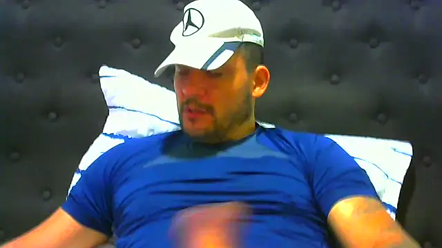 Snapshot of altenori112 chatting on November 7, 2025, 2:39 pm altenori112 online show from November 7, 2025, 2:39 pm