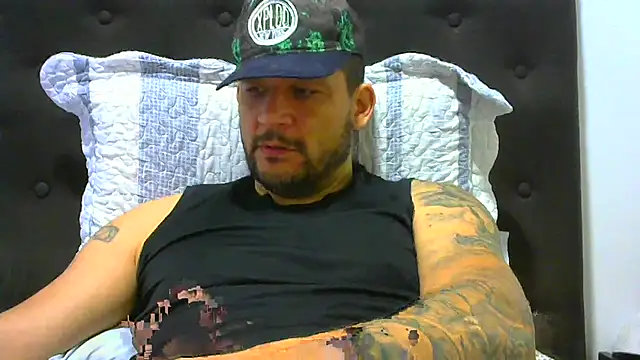 Snapshot of altenori112 chatting on November 13, 2025, 2:49 pm altenori112 online show from November 13, 2025, 2:49 pm