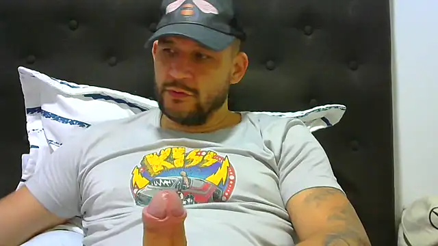 Snapshot of altenori112 chatting on November 22, 2025, 7:57 pm altenori112 online show from November 22, 2025, 7:57 pm