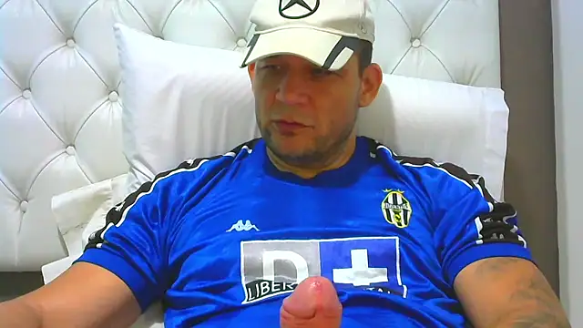 altenori112 online show from January 19, 2026, 2:26 am