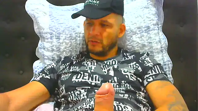 Snapshot of altenori112 chatting on July 18, 2026, 1:21 am altenori112 online show from July 18, 2026, 1:21 am