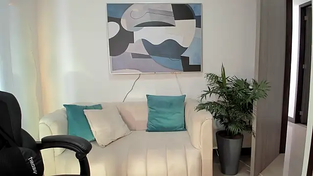 SaraParker  online show from December 12, 2024, 1:06 pm