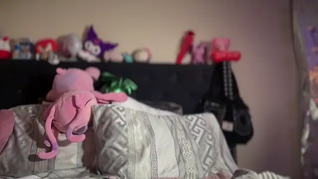 Snapshot of Cum2Charm chatting on February 14, 2026, 9:28 am Cum2Charm online show from February 14, 2026, 9:28 am