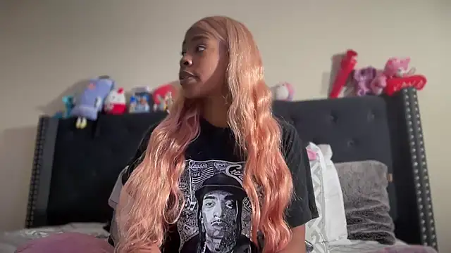 Snapshot of Cum2Charm chatting on February 24, 2026, 2:04 pm Cum2Charm online show from February 24, 2026, 2:04 pm