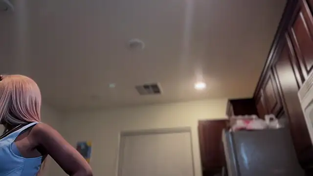 Cum2Charm online show from April 9, 2026, 6:19 am