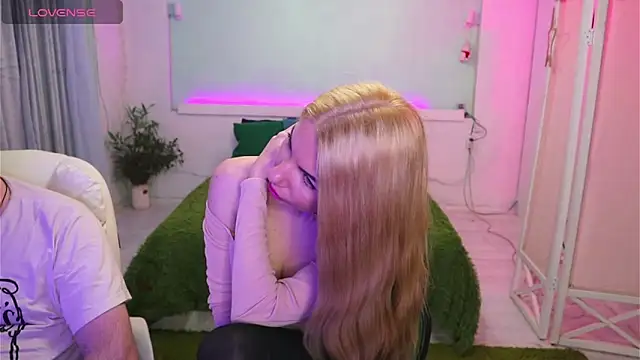 AlisaAleksandr online show from March 25, 2026, 9:10 pm