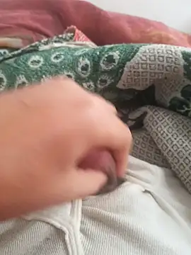 Snapshot of Ummfuss1 chatting on December 14, 2024, 2:31 pm Ummfuss1 online show from December 14, 2024, 2:31 pm