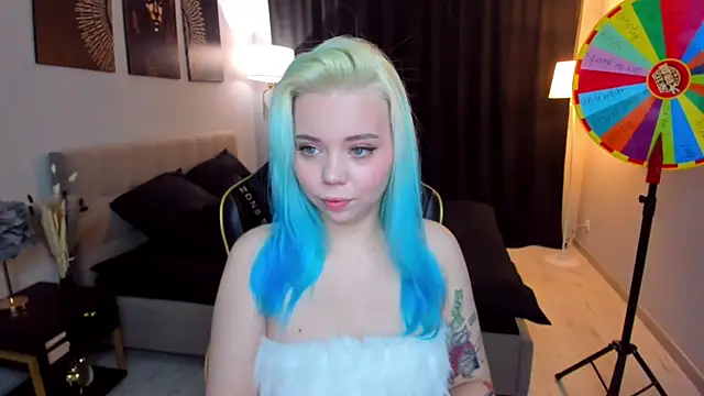 EnergyBunny 1 online show from December 5, 2025, 7:43 pm